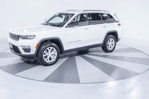 Another view of 2023 Jeep Grand Cherokee Limited for sale in Morrow, GA at ALM GMC South
