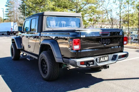 More photos of 2022 Jeep Gladiator Sport at ALM GMC South, GA