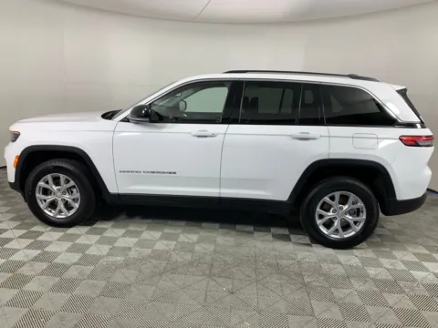 More photos of 2023 Jeep Grand Cherokee Limited at ALM GMC South, GA
