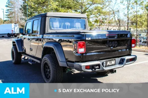More photos of 2022 Jeep Gladiator Sport at ALM GMC South, GA