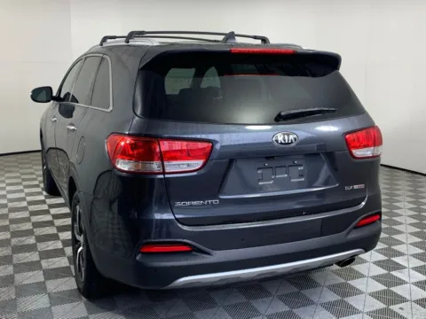 More photos of 2016 Kia Sorento EX at ALM Mazda South, GA