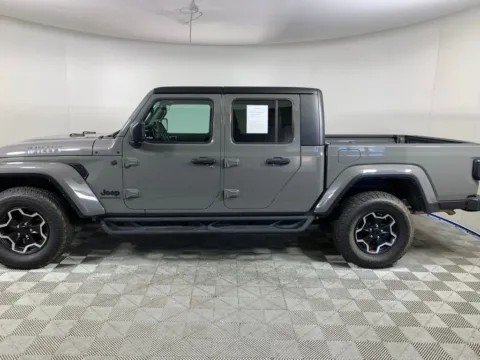 More photos of 2023 Jeep Gladiator Willys at ALM Mazda South, GA