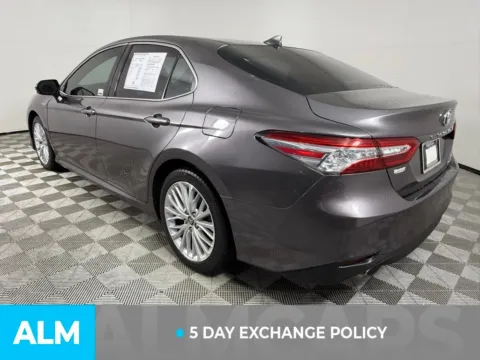 More photos of 2019 Toyota Camry Hybrid XLE at ALM Mazda South, GA
