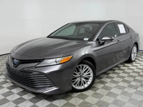 Gray 2019 Toyota Camry Hybrid XLE for sale in Morrow, GA
