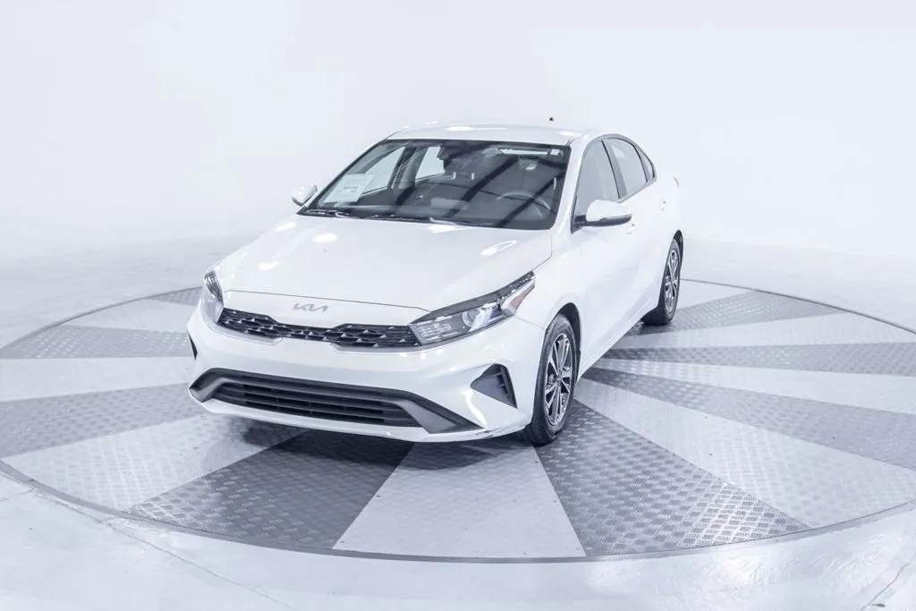 White 2024 Kia Forte LXS for sale in Morrow, GA