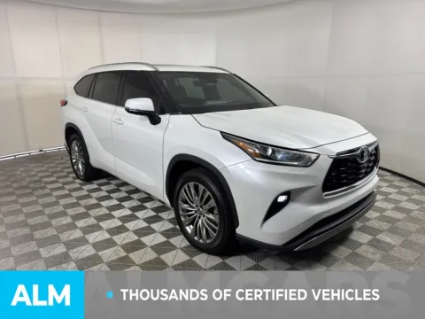More photos of 2022 Toyota Highlander Platinum at ALM Mazda South, GA