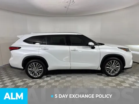 More photos of 2022 Toyota Highlander Platinum at ALM Mazda South, GA