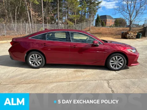 More photos of 2022 Toyota Avalon XLE at ALM Mazda South, GA