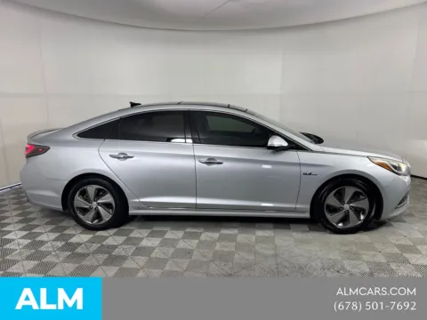 More photos of 2017 Hyundai Sonata Hybrid Limited at ALM Mazda South, GA