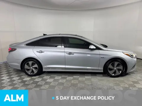 More photos of 2017 Hyundai Sonata Hybrid Limited at ALM Mazda South, GA