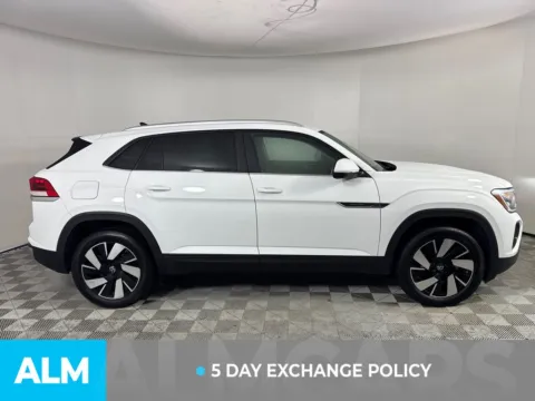 More photos of 2025 Volkswagen Atlas Cross Sport 2.0T SE w/Technology at ALM Mazda South, GA