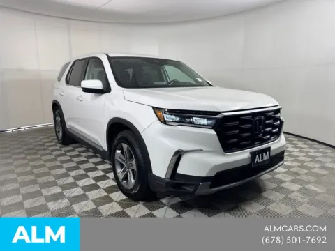 More photos of 2023 Honda Pilot EX-L at ALM Mazda South, GA