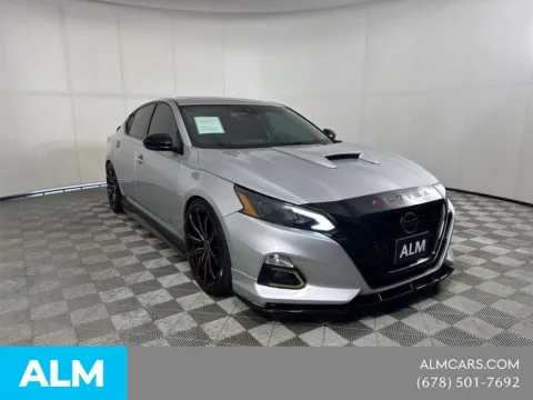 More photos of 2022 Nissan Altima 2.0 SR at ALM Mazda South, GA