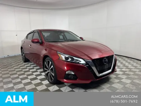 More photos of 2020 Nissan Altima 2.5 Platinum at ALM Mazda South, GA
