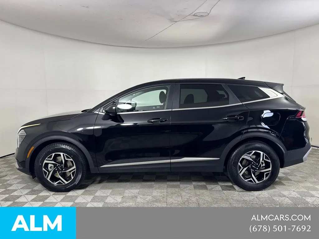 2025 Kia Sportage LX - Photo 11