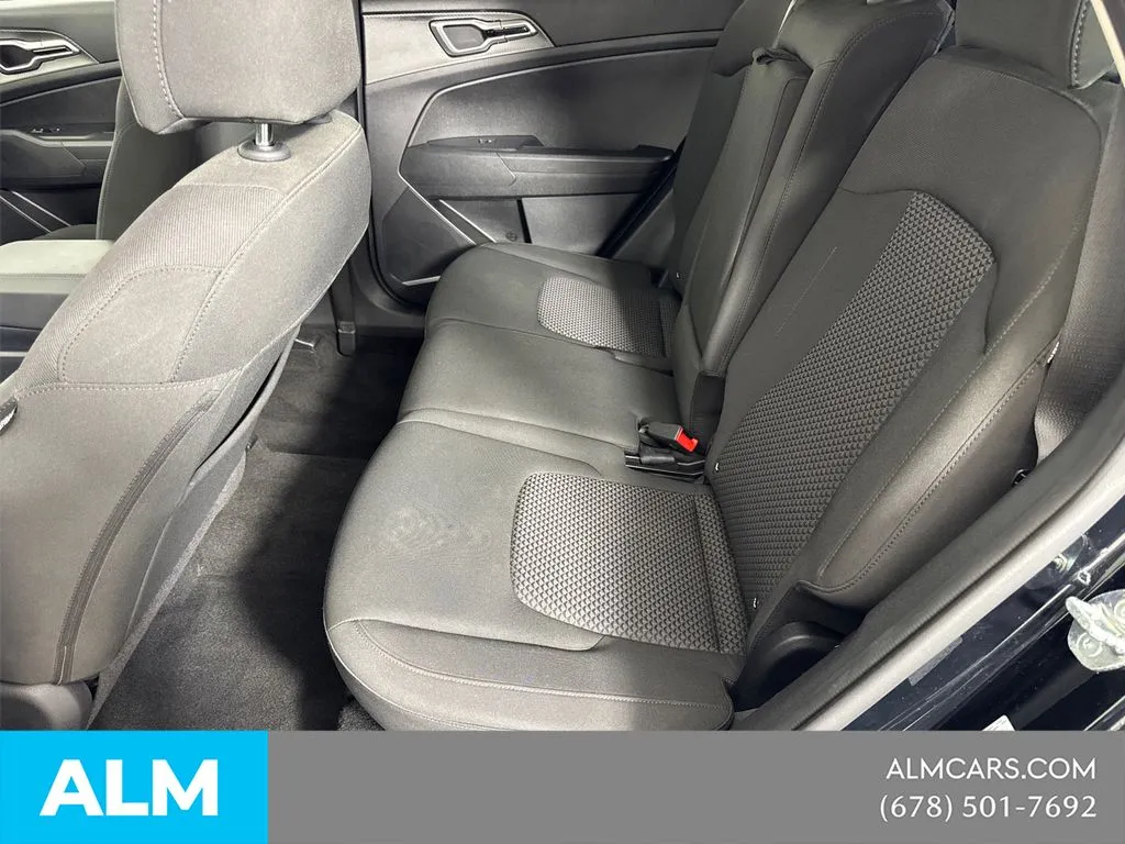 2025 Kia Sportage LX - Photo 24