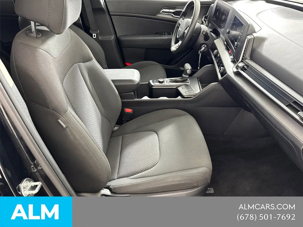 2025 Kia Sportage LX - Photo 17