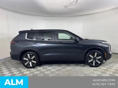 More photos of 2025 Mitsubishi Outlander SE at ALM Mazda South, GA