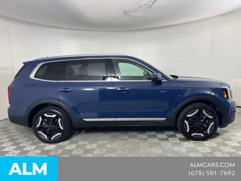 More photos of 2025 Kia Telluride S at ALM Mazda South, GA