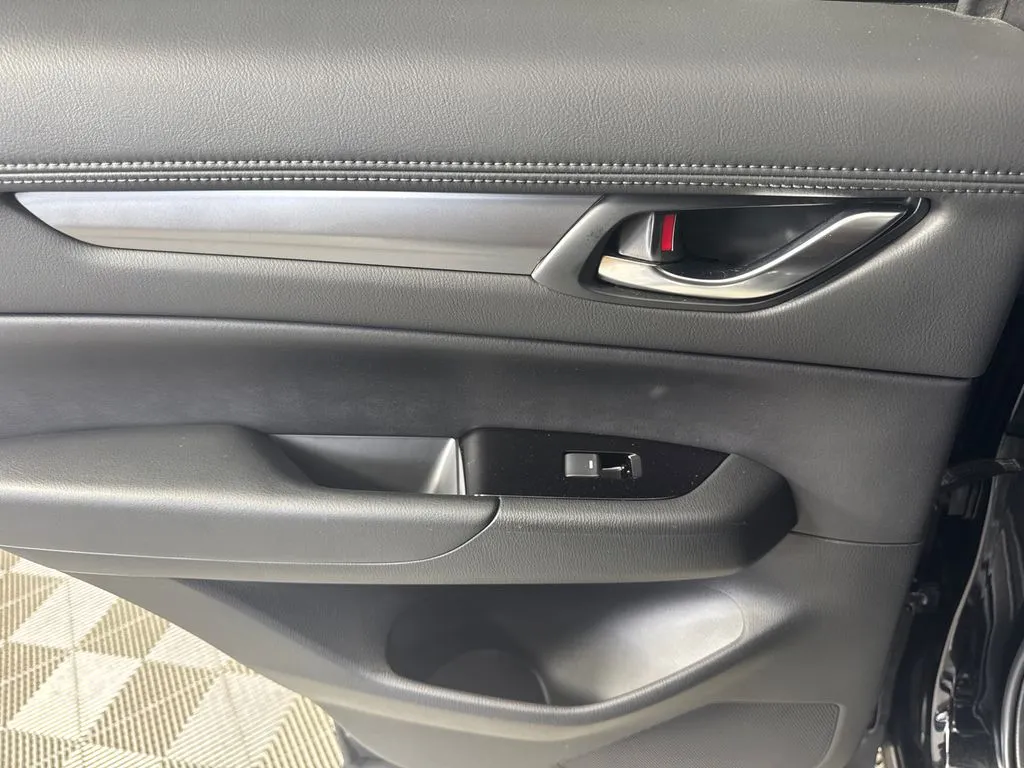 2023 Mazda CX-5 S Preferred package - Photo 22
