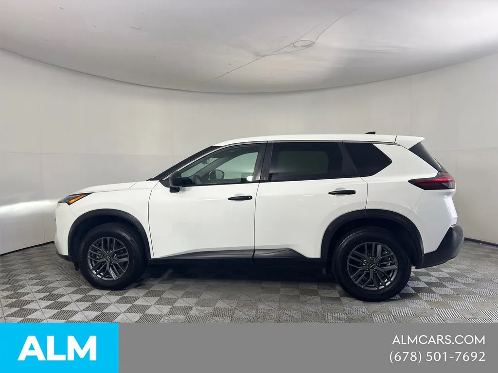 2022 Nissan Rogue S - Photo 11