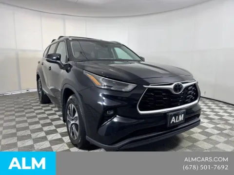 More photos of 2023 Toyota Highlander XLE at ALM Mazda South, GA