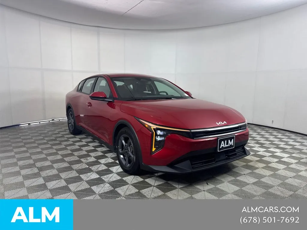 2025 Kia K4 LXS - Photo 3
