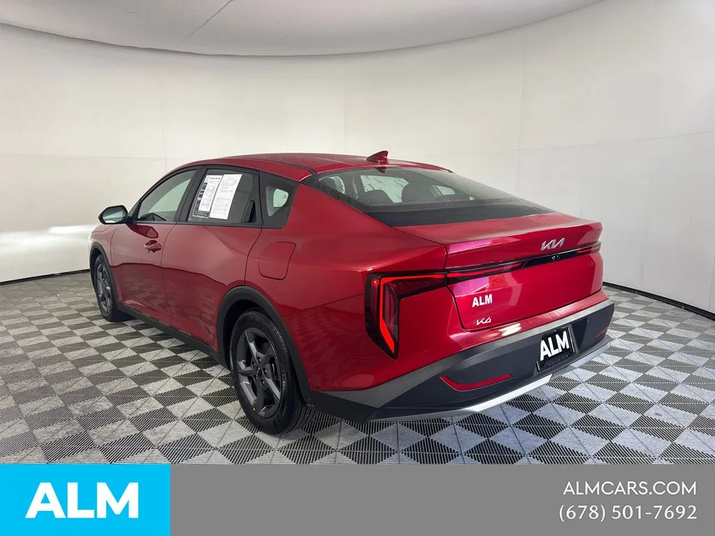 2025 Kia K4 LXS - Photo 8
