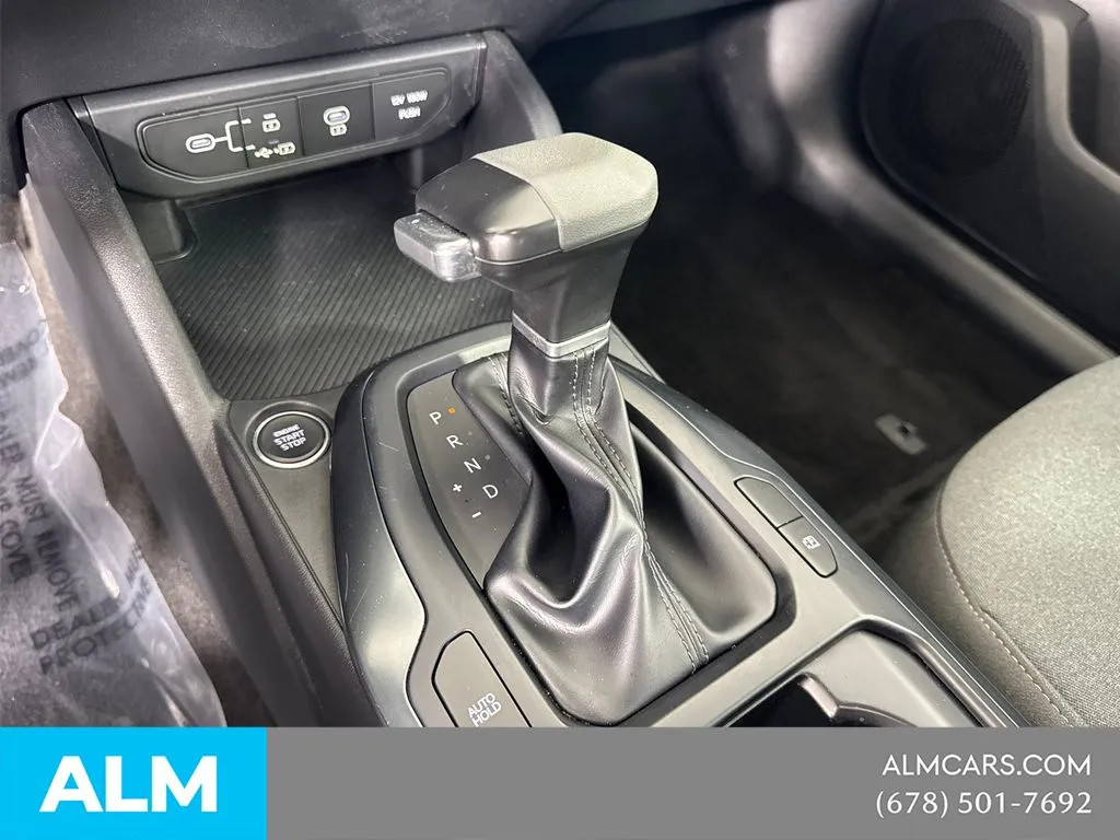 2025 Kia K4 LXS - Photo 33