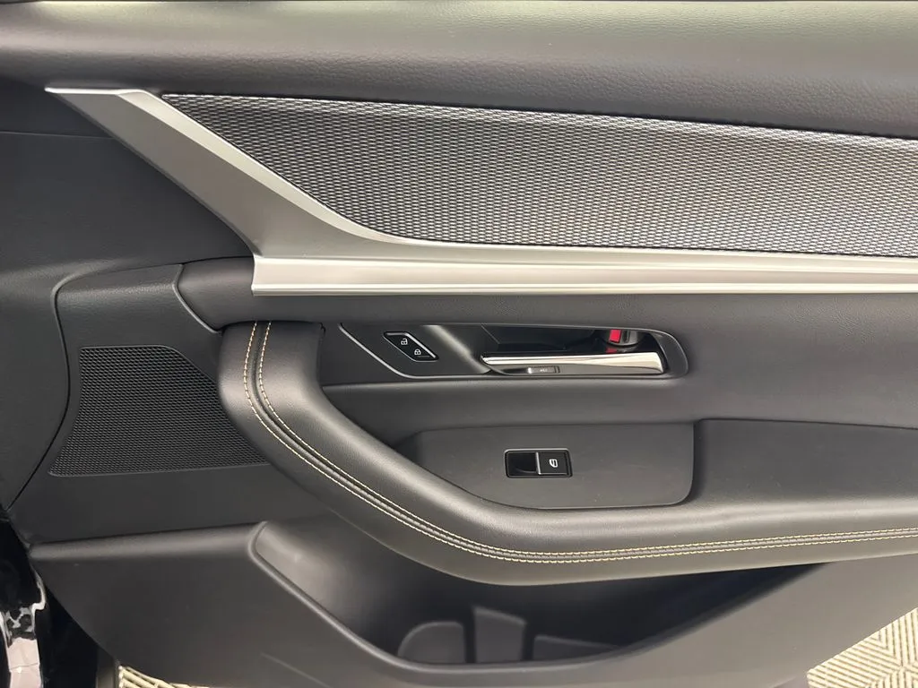 2026 Mazda CX-90 Premium Package - Photo 15