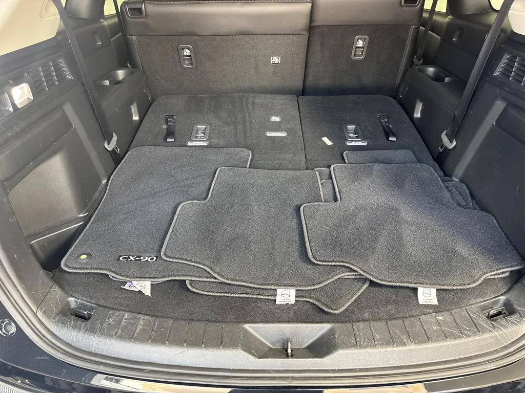 2026 Mazda CX-90 Premium Package - Photo 19