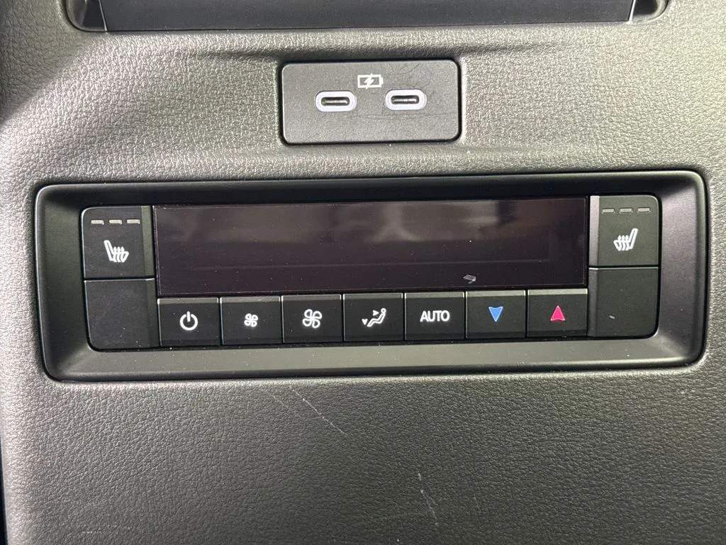 2026 Mazda CX-90 Premium Package - Photo 24