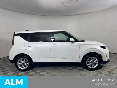 More photos of 2025 Kia Soul LX at ALM Mazda South, GA