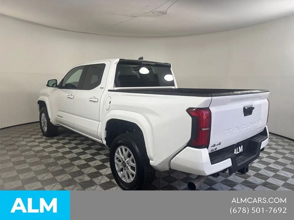 2024 Toyota Tacoma SR5 - Photo 8