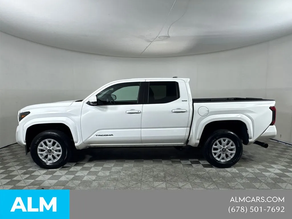 2024 Toyota Tacoma SR5 - Photo 10