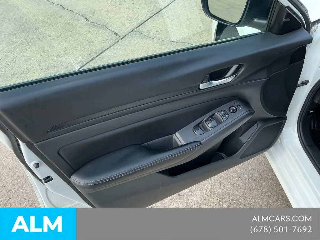 2025 Nissan Altima SV - Photo 11
