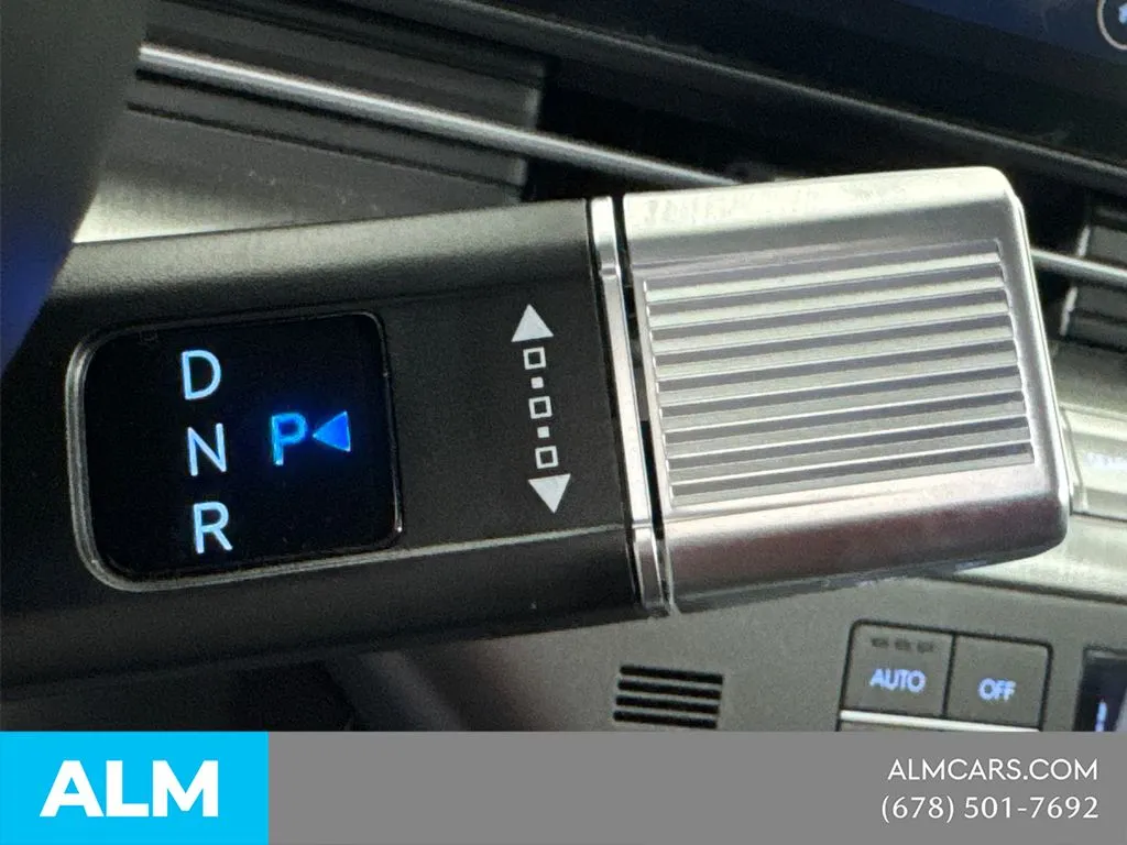 2025 Hyundai Kona SEL Convenience - Photo 32