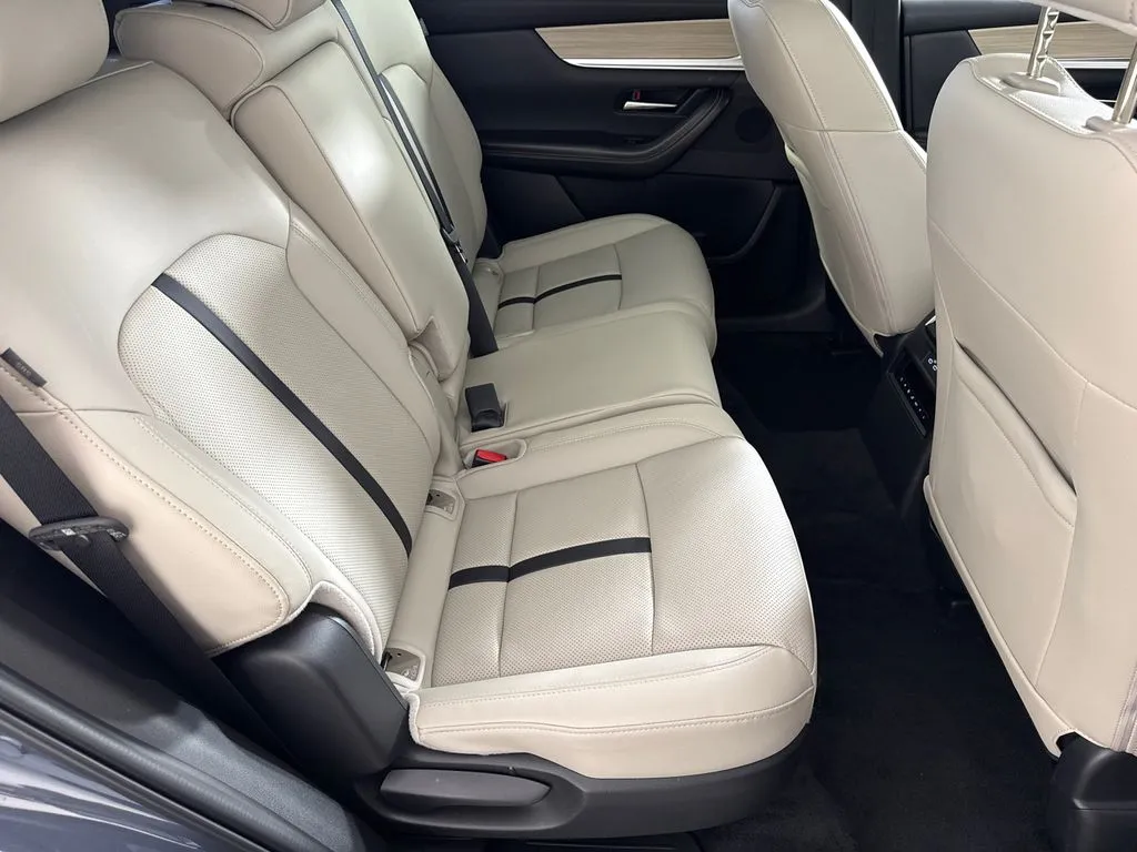 2025 Mazda CX-70 Premium Package - Photo 16