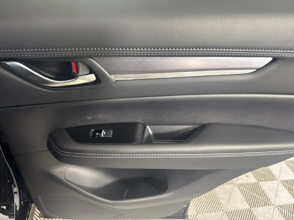 2025 Mazda CX-5 S Premium Plus package - Photo 17