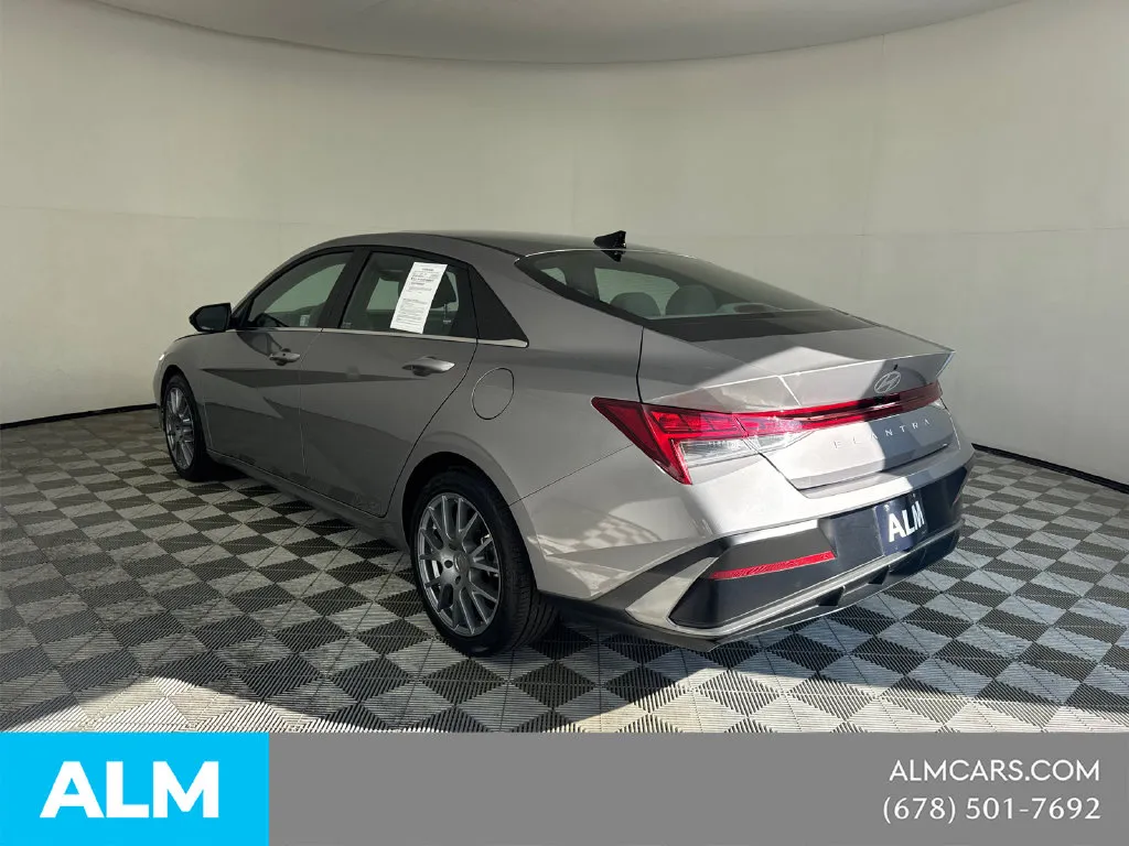 2025 Hyundai Elantra SEL - Photo 8