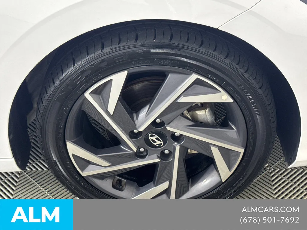 2025 Hyundai Elantra SEL - Photo 15