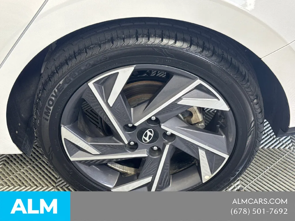 2025 Hyundai Elantra SEL - Photo 22