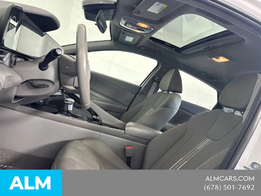 2025 Hyundai Elantra SEL - Photo 36