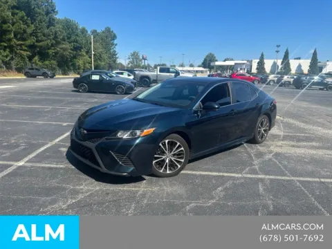 More photos of 2018 Toyota Camry SE at ALM Mazda South, GA