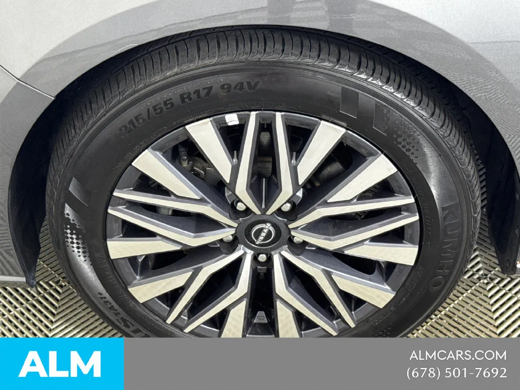 2025 Nissan Altima SV - Photo 14