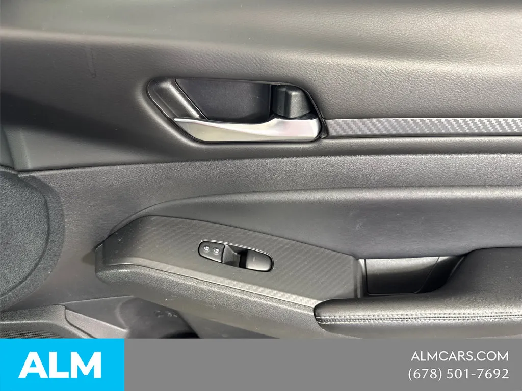 2025 Nissan Altima SV - Photo 17