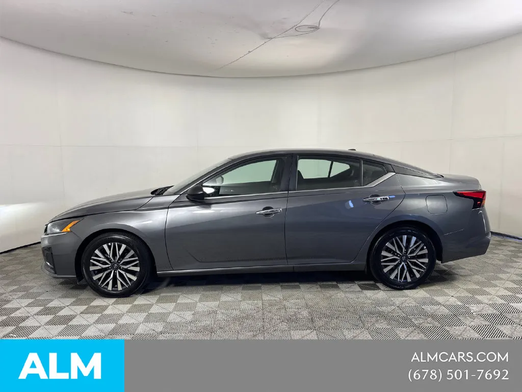 2025 Nissan Altima SV - Photo 10