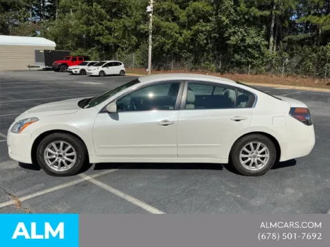 Photos of 2010 Nissan Altima 2.5 for sale in Morrow, GA at ALM Mazda South