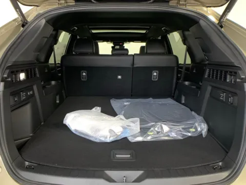 More photos of 2025 Mazda CX-70 PHEV Premium Plus at ALM Mazda South, GA