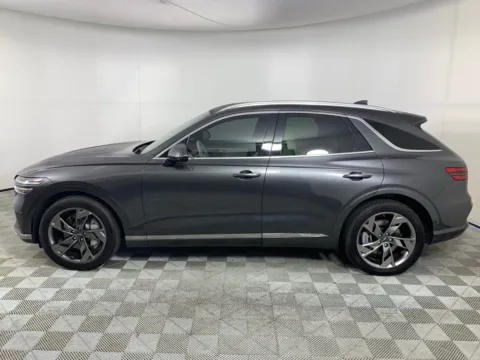 More photos of 2023 Genesis Electrified GV70 Advanced at ALM Mazda South, GA
